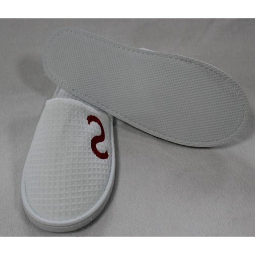 Customized soft sole indoor waffle slippers